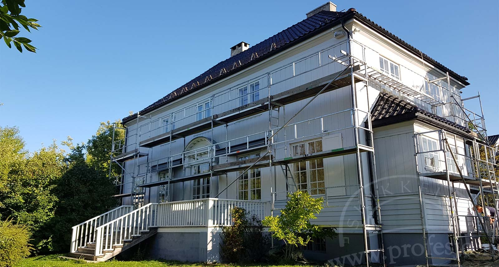 maling-av-husvegger-oslo-maling-hus-hvit-farge-profesjo-oslo